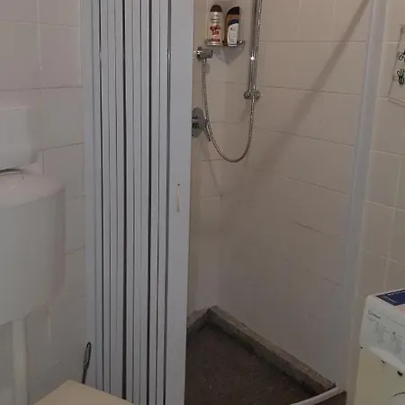 La Casa Di Giu Apartament *